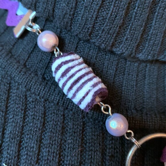 2x25$ 🐿 🍁 CREATION - Skull short necklace - ruban bead feather - purple white - Picture 7 of 11